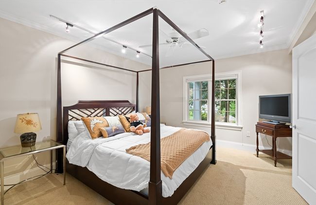 UNIT-19 - 287 Langley Rd, Condo with 3 bedrooms, 4 bathrooms and 2 parking in Newton MA | Image 25