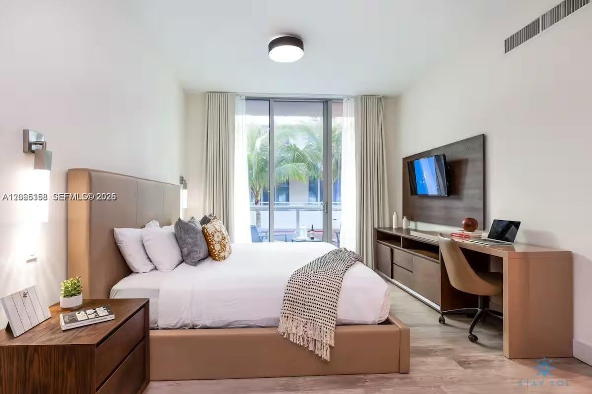 Residential in Hollywood 5