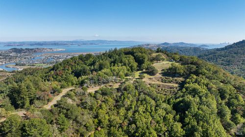 128 Ridgecrest Rd, Kentfield, CA, 94904-2703 | Card Image