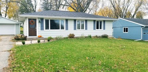 406 E Verleen Ave, Waunakee, WI, 53597-1042 | Card Image