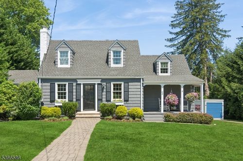 64 Cedar Rd, Watchung, NJ, 07069-5917 | Card Image