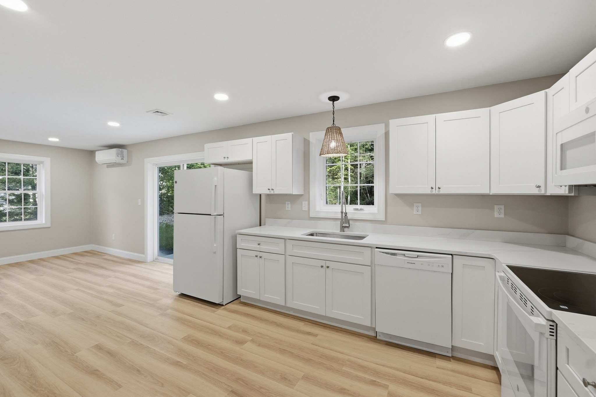 Residential Lease in Southbridge 4