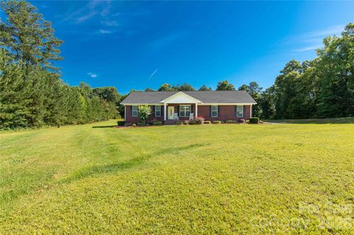 1962 Robin Dr, Lancaster, SC, 29720-8746 | Card Image