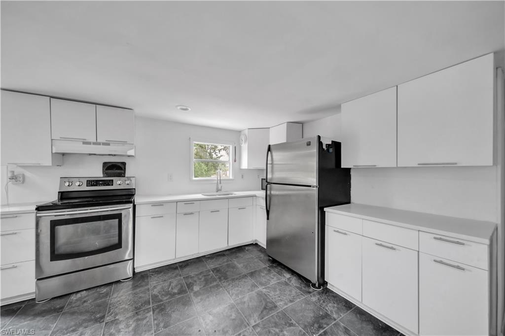 Residential in NORTH FORT MYERS 5