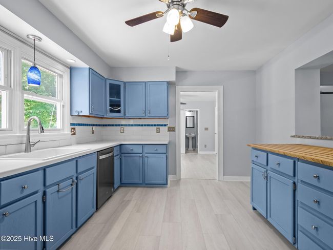 639 W Shore Dr, House other with 5 bedrooms, 4 bathrooms and 2 parking in Swansboro NC | Image 12