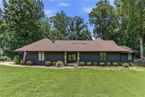 143 Woodlake Dr, Gainesville, GA, 30506-1701 | Card Image