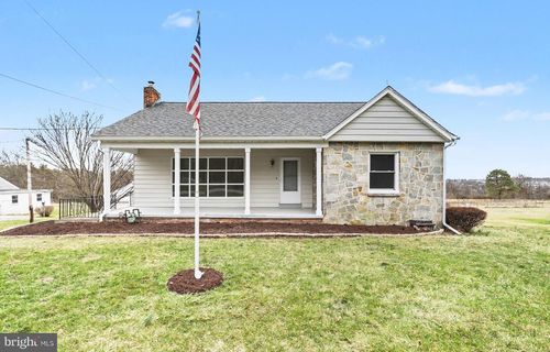 1030 E Canal Rd, DOVER, PA, 17315-2720 | Card Image