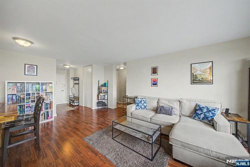 2000 Linwood Ave, Fort Lee, NJ, 07024-3086 | Card Image