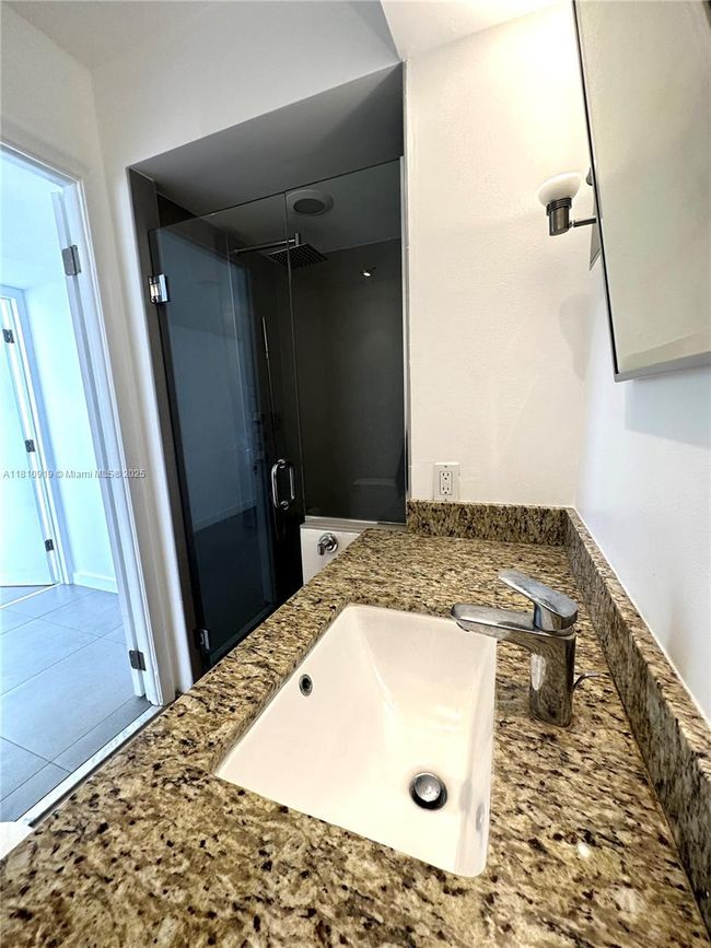 APT-1504 - 11 Island Ave, Condo with 2 bedrooms, 2 bathrooms and null parking in Miami Beach FL | Image 11
