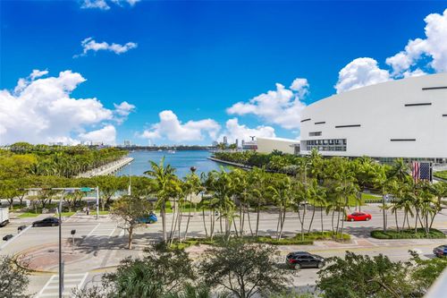 apt-411-888 Biscayne Blvd, Miami, FL, 33132-1509 | Card Image