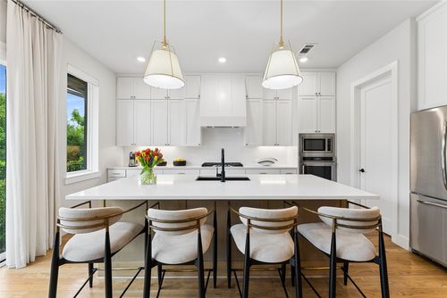 3922 Redding Row, Dallas, TX, 75220-5207 | Card Image