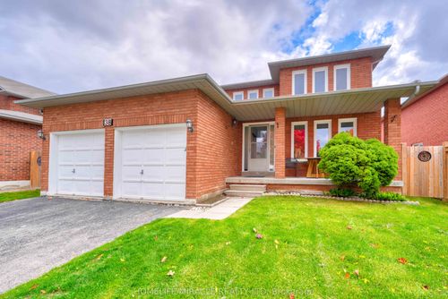 38 Falstaff Cres, Whitby, ON, L1R1W3 | Card Image