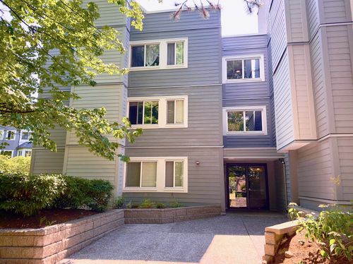 303-9890 Manchester Dr, Burnaby, BC, V3N4R4 | Card Image