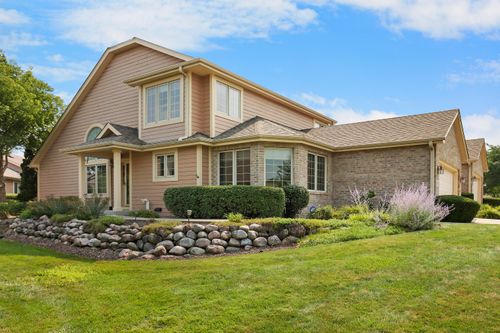 9210 Prairie Village Dr, Kenosha, WI, 53142-3810 | Card Image