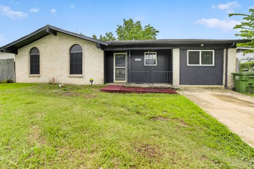 15131 Oakwood Ln, Balch Springs, TX, 75180-2523 | Card Image