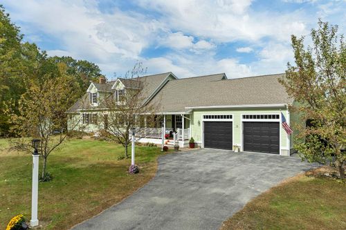 15 County Rd, Alton Bay, NH, 03810-4300 | Card Image