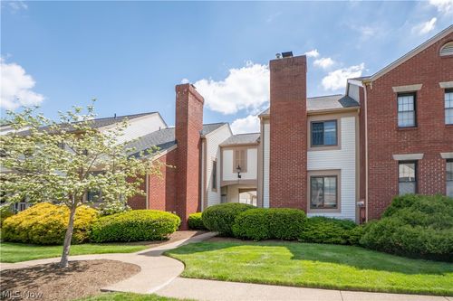 1836 Beechwood Ave Ne, North Canton, OH, 44720-1679 | Card Image