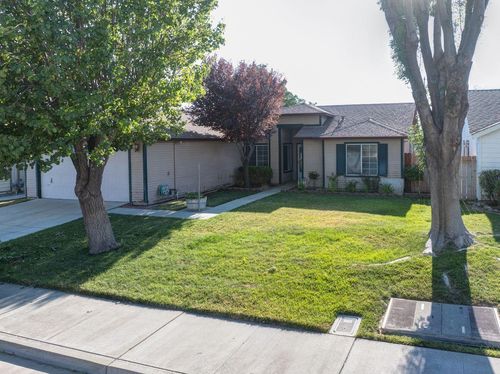 1025 Blue Bonnet Dr, Newman, CA, 95360-1836 | Card Image