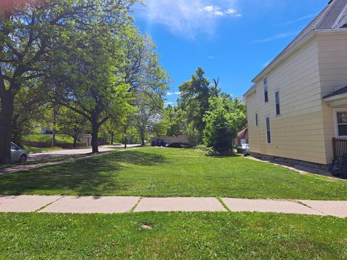 696 Sims Avenue, Saint Paul, MN, 55106 | Card Image