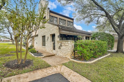 101-101 W Eagle Dr, The Hills, TX, 78738-1346 | Card Image