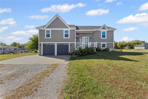 33372 Lonestar Rd, Osawatomie, KS, 66064-4180 | Card Image