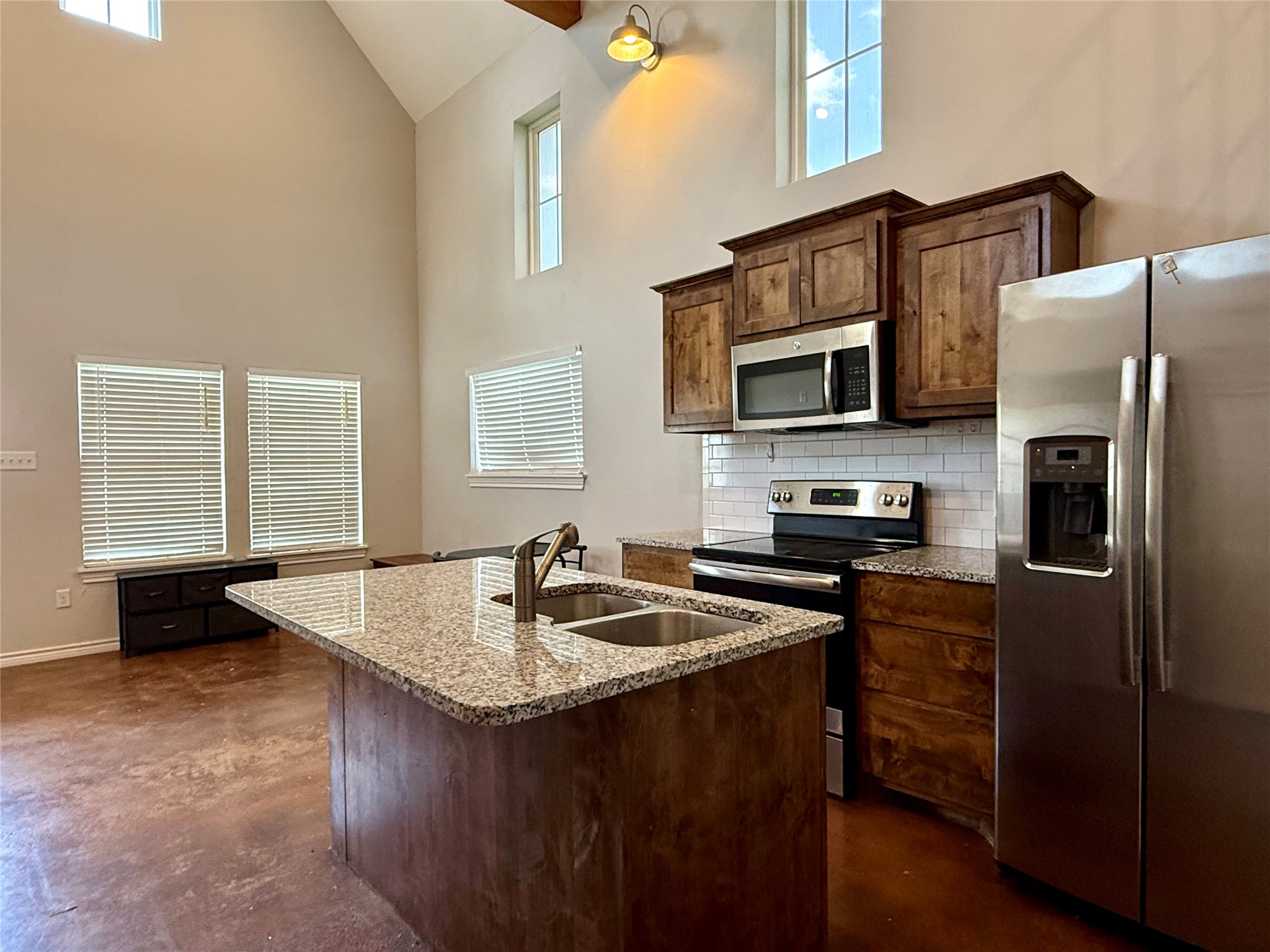 Residential Lease in Clyde 4