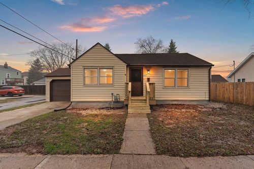 817 Chicago Street, DE PERE, WI, 54115 | Card Image
