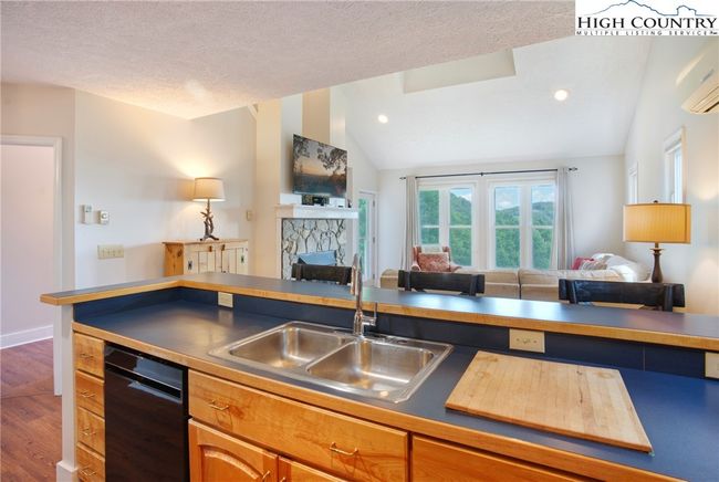 APT-132 - 165 Grandfather Cir, Condo with 2 bedrooms, 2 bathrooms and null parking in Seven Devils NC | Image 8