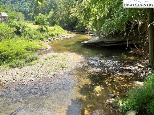 2 Old Barn Road, Vilas, NC, 28692 | Card Image