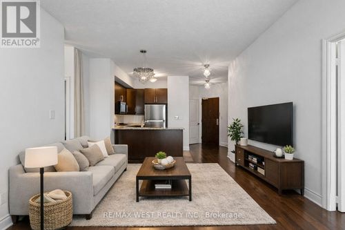 511-25 Earlington Avenue, Toronto (Kingsway South), ON, M8X3A3 | Card Image
