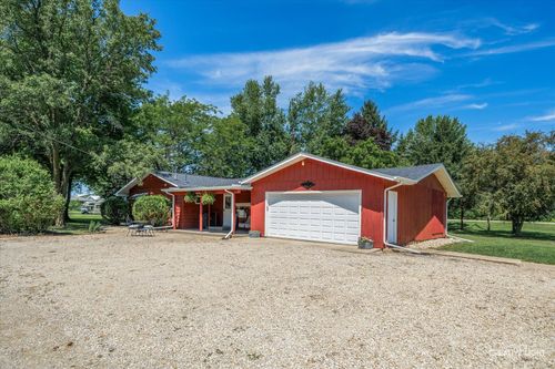 400 Water St, Earlville, IL, 60518-8048 | Card Image