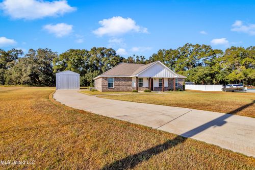 120 Trevor Ln, Lucedale, MS, 39452-5988 | Card Image