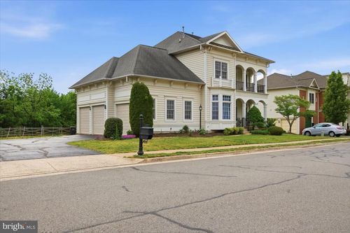 9292 Sumner Lake Blvd, MANASSAS, VA, 20110-4681 | Card Image