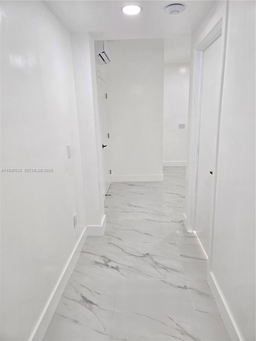 2-987 Ne 145th St, North Miami, FL, 33161-2339 | Card Image