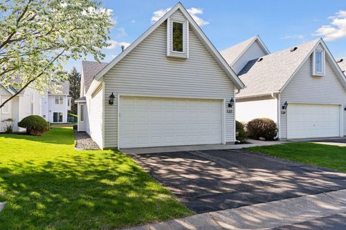 3470 Silver Ln Ne, Saint Anthony, MN, 55421-4445 | Card Image