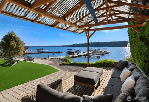 4889 Forest Ave Se, Mercer Island, WA, 98040-4601 | Card Image