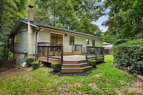 10 Botany View Ct, Asheville, NC, 28805-1611 | Card Image