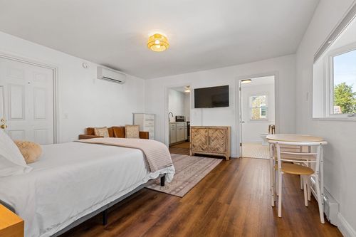 apt-2a-290 Commercial St, Provincetown, MA, 02657-2248 | Card Image