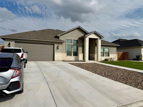 421 Pitaya Ln, Del Rio, TX, 78840-2180 | Card Image