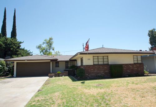 4454 E Simpson Ave, Fresno, CA, 93703-1548 | Card Image