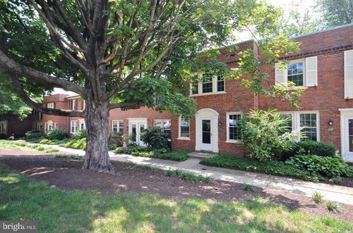 374-2700 13th Rd S, ARLINGTON, VA, 22204-4943 | Card Image