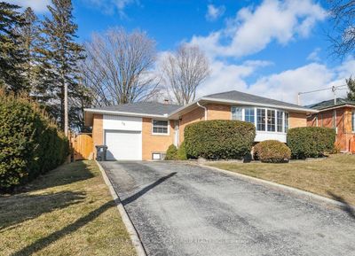 48 Caronport Cres, House other with 3 bedrooms, 2 bathrooms and 1 parking in North York ON | Image 1