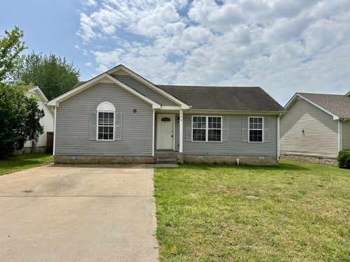 576 Oakmont Dr, Clarksville, TN, 37042-4707 | Card Image