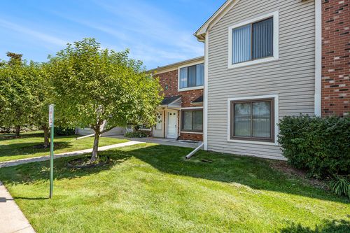 34-30785 Hidden Pines Ln, Roseville, MI, 48066-7309 | Card Image