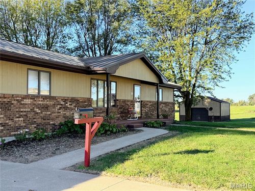 400 W Main St, Novelty, MO, 63460-4056 | Card Image