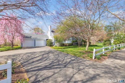 364 Beach Rd, Fairfield, CT, 06824-6639 | Card Image