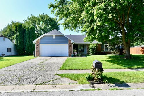 153 Foxwood Dr, Brownsburg, IN, 46112-1863 | Card Image