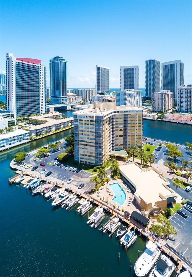 PH-1 - 100 Golden Isles Dr, Condo with 1 bedrooms, 2 bathrooms and null parking in Hallandale Beach FL | Image 17