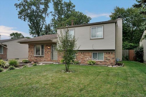 34029 Little Mack Ave, Clinton Twp, MI, 48035-3498 | Card Image