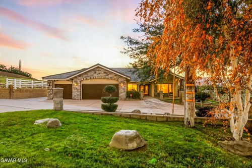 4534 Columbia Way, Quartz Hill, CA, 93536-2901 | Card Image